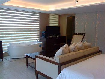 Waling-waling Beach 5* Boracay Island